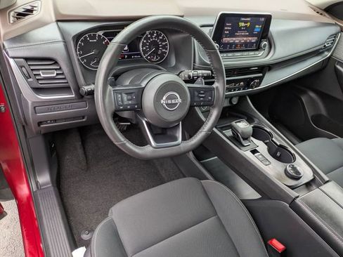 Used 2023 Nissan Rogue S AWD/4WD image 9