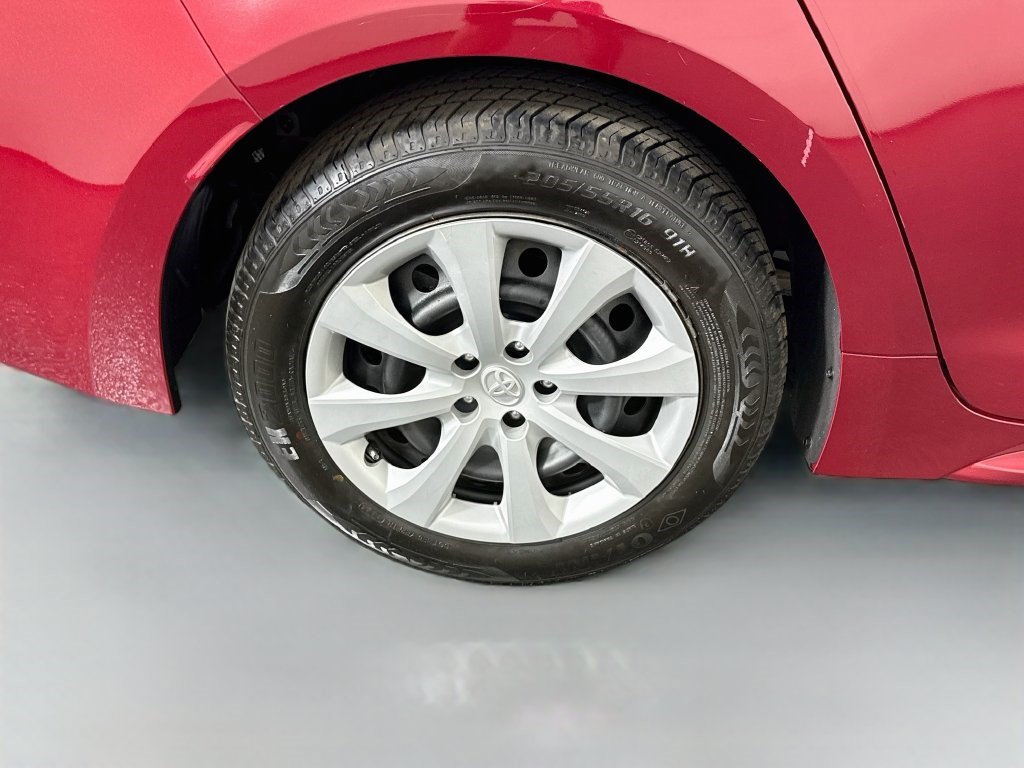 Used 2022 Toyota Corolla LE FWD image 31