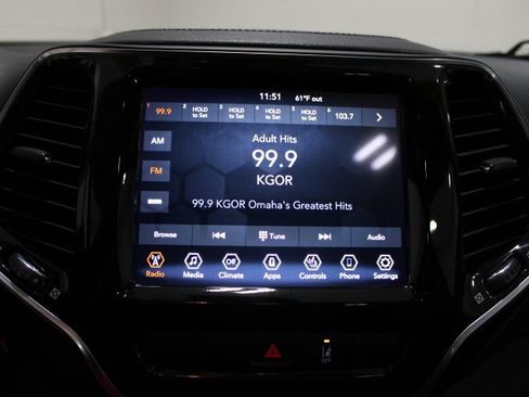 Used 2022 Jeep Cherokee Limited image 4