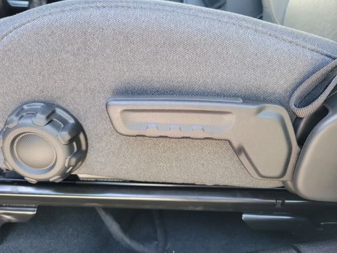 Used 2024 Jeep Wrangler Sport S image 11