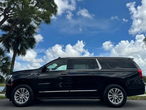 Used 2021 GMC Yukon XL SLT RWD image 4