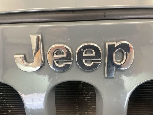 Used 2015 Jeep Wrangler Sahara w/ Dual Top Group AWD/4WD image 23