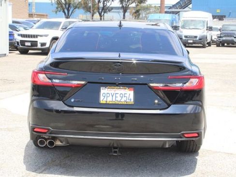Used 2025 Toyota Camry SE FWD image 4