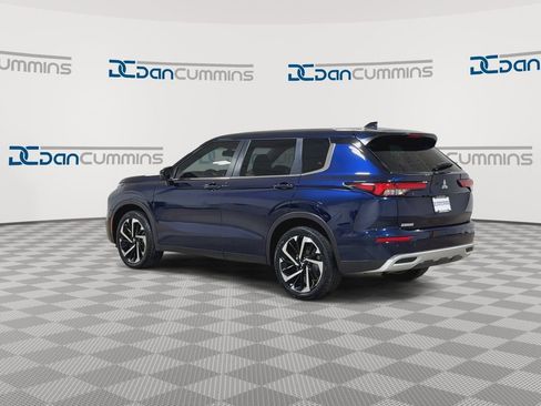 Used 2024 Mitsubishi Outlander SE FWD image 6