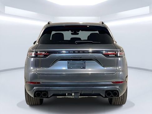 Used 2023 Porsche Cayenne image 8