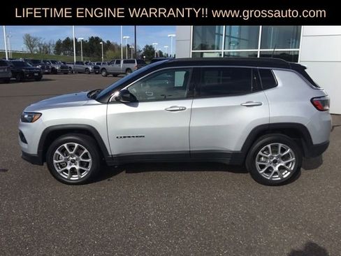 Used 2025 Jeep Compass Limited AWD/4WD image 5