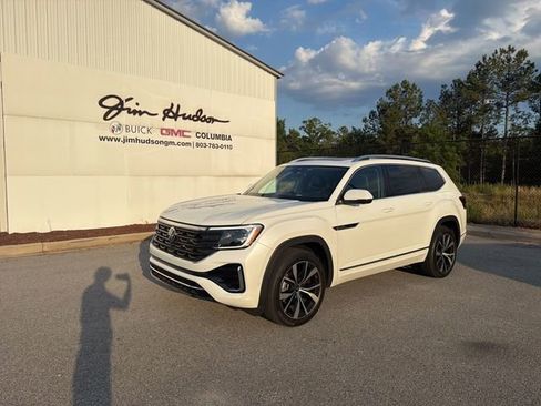 Used 2024 Volkswagen Atlas SEL Premium R-Line AWD/4WD image 2