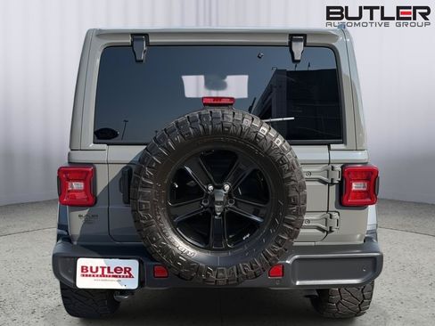 Used 2021 Jeep Wrangler Unlimited Sahara AWD/4WD image 5