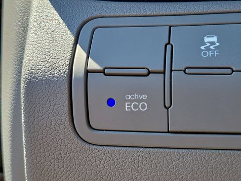 Used 2017 Hyundai Accent SE FWD image 26