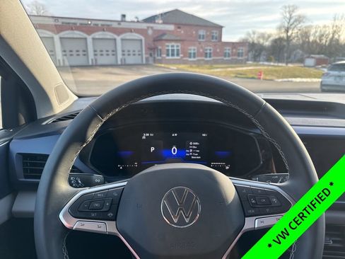 Used 2022 Volkswagen Taos SE image 14