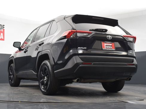 Used 2021 Toyota RAV4 LE image 26