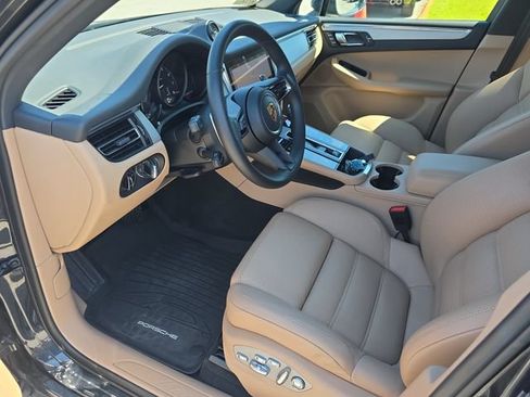 Used 2023 Porsche Macan Turbo AWD/4WD image 10