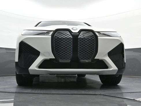 Used 2023 BMW iX M60 w/ Executive Package AWD/4WD image 25