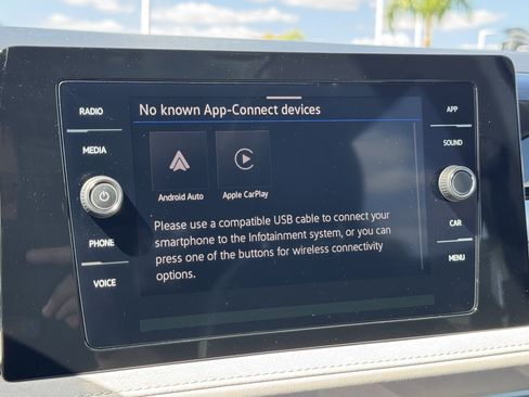 Used 2025 Volkswagen Taos SE FWD image 25