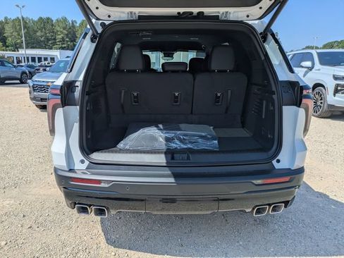 New 2026 Chevrolet Traverse LT w/ Midnight/Sport Edition FWD image 30