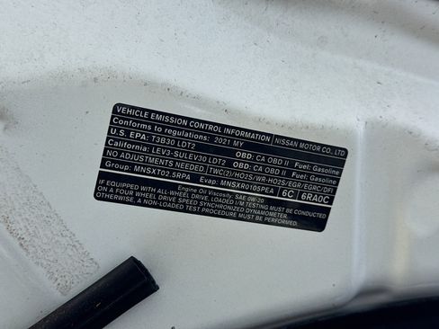 Used 2021 Nissan Rogue SL w/ Premium Package image 16