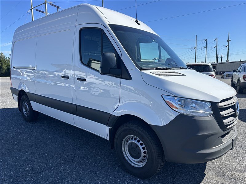 Used 2026 Mercedes-Benz Sprinter 2500 w/ Dashboard Charging Package image 8