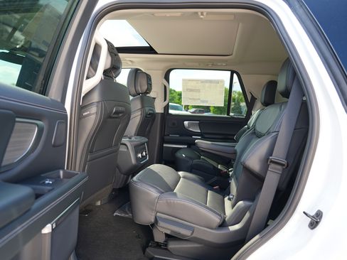 New 2026 Ford Expedition Platinum w/ Driver's Package AWD/4WD image 42