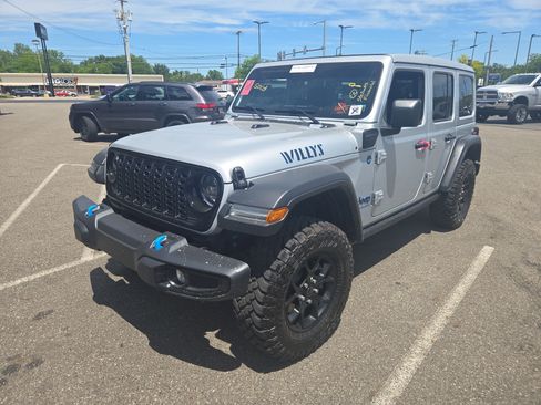 Used 2024 Jeep Wrangler Unlimited AWD/4WD image 7