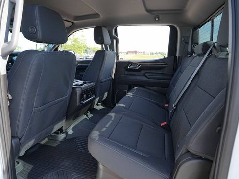 Used 2025 Chevrolet Silverado 1500 LT Trail Boss w/ Convenience Package II AWD/4WD image 18