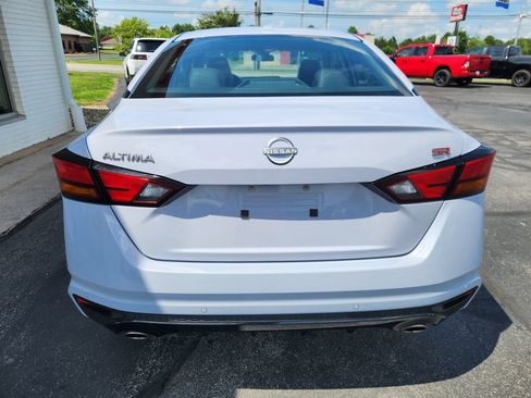 Used 2024 Nissan Altima 2.5 SR FWD image 4