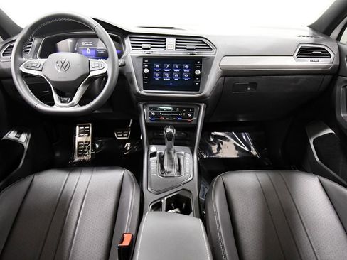 Used 2023 Volkswagen Tiguan SE R-Line FWD image 3
