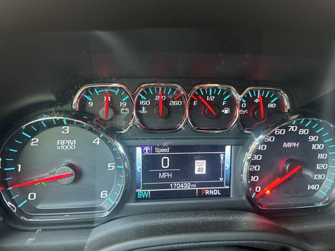 Used 2018 Chevrolet Suburban Premier RWD image 24