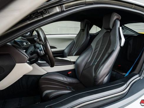 Used 2014 BMW i8 image 4