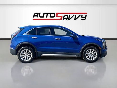 Used 2022 Cadillac XT4 Premium Luxury w/ Safety Alert Package FWD image 8