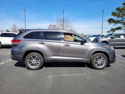 Used 2019 Toyota Highlander XLE image 13