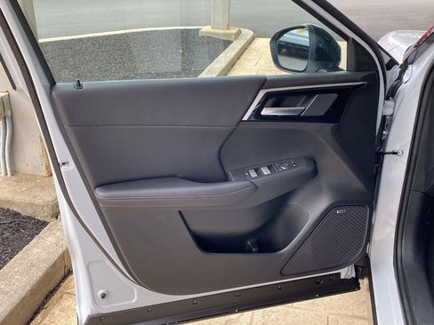 New 2026 Mitsubishi Outlander LE AWD/4WD image 16