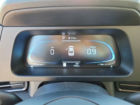 Certified 2025 Hyundai Elantra Sport image 20