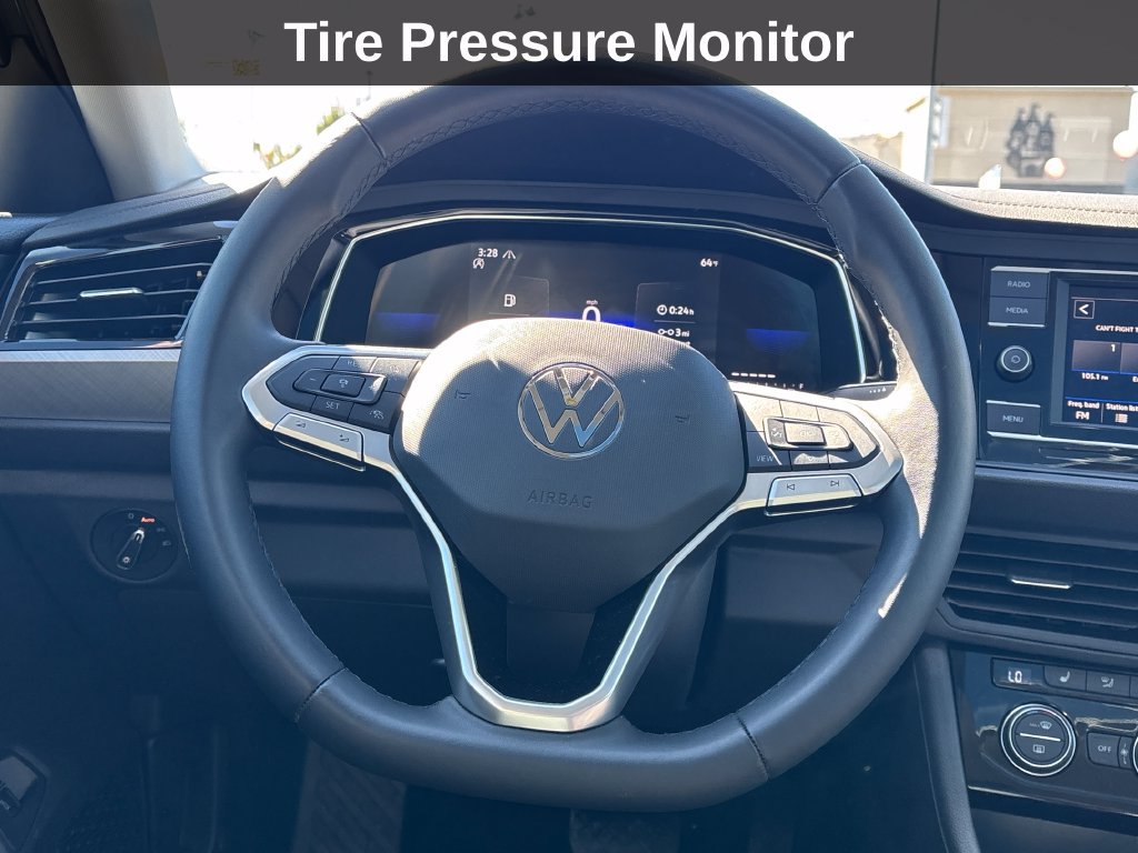 Used 2024 Volkswagen Jetta SE w/ Panoramic Sunroof Package FWD image 19