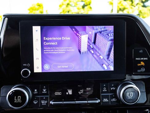 Used 2023 Toyota Highlander LE image 36