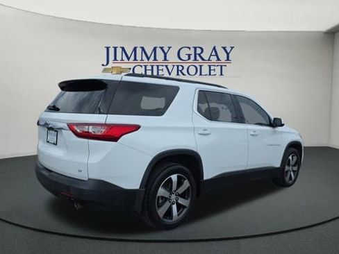 Used 2020 Chevrolet Traverse LT w/ LT Premium Package image 5