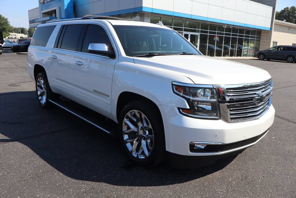 Used 2020 Chevrolet Suburban Premier w/ Premier Plus Edition AWD/4WD image 2
