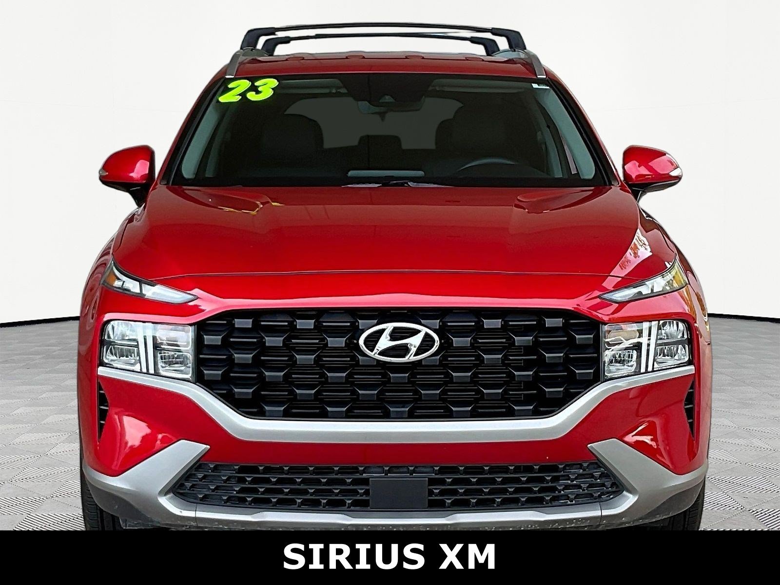 Used 2023 Hyundai Santa Fe SEL FWD image 2