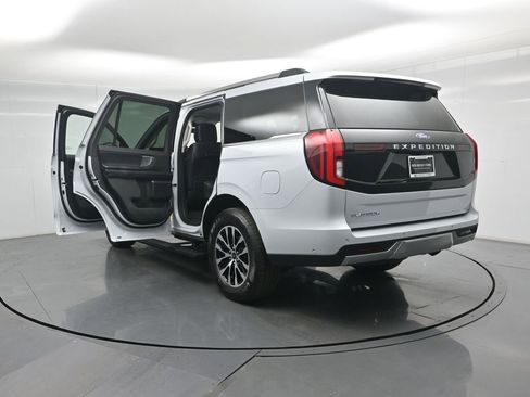 Certified 2025 Ford Expedition Platinum AWD/4WD image 33