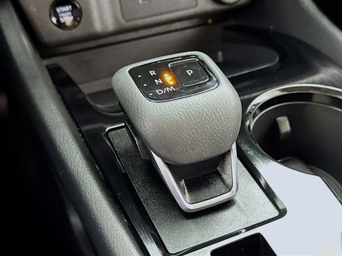 Used 2024 Nissan Rogue SV image 17