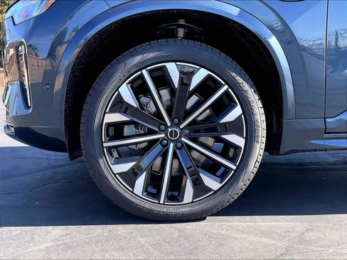 New 2026 Volvo XC90 T8 Plus w/ Protection Package Premier image 14