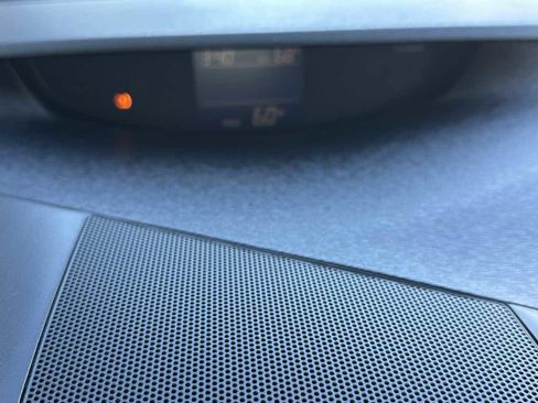 Used 2013 Toyota Venza LE image 32