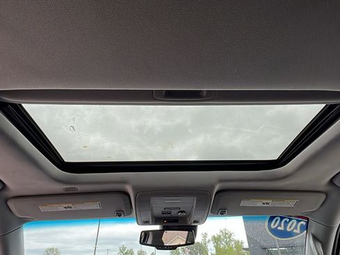 Used 2020 Chevrolet Suburban LT image 36