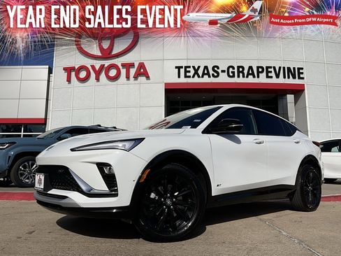 Used 2025 Buick Envista Sport Touring image 1