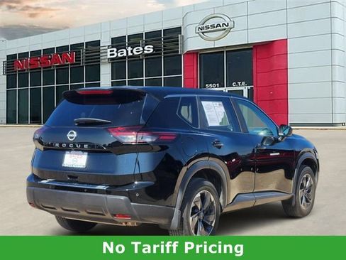 Used 2025 Nissan Rogue SV FWD image 5