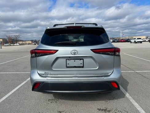 Used 2020 Toyota Highlander Limited image 7