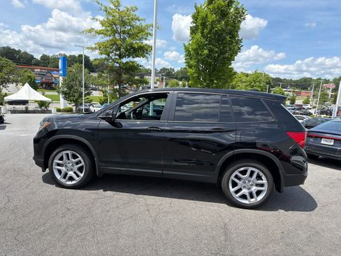 Used 2025 Honda Passport EX-L image 7