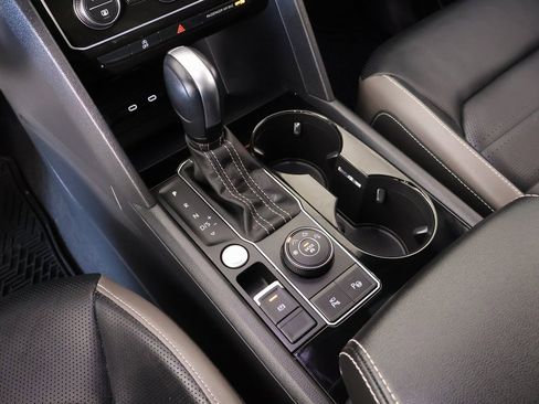 Used 2023 Volkswagen Atlas Cross Sport SEL Premium R-Line image 8