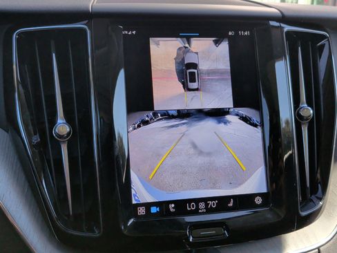 Used 2025 Volvo XC60 B5 Plus image 27