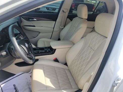 Used 2022 Buick Envision Avenir w/ Premium Seat Package image 17