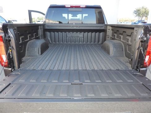 New 2026 GMC Sierra 1500 SLT image 14